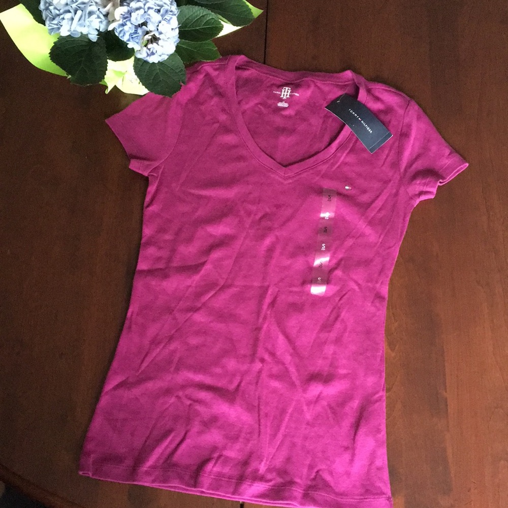 V-neck tee